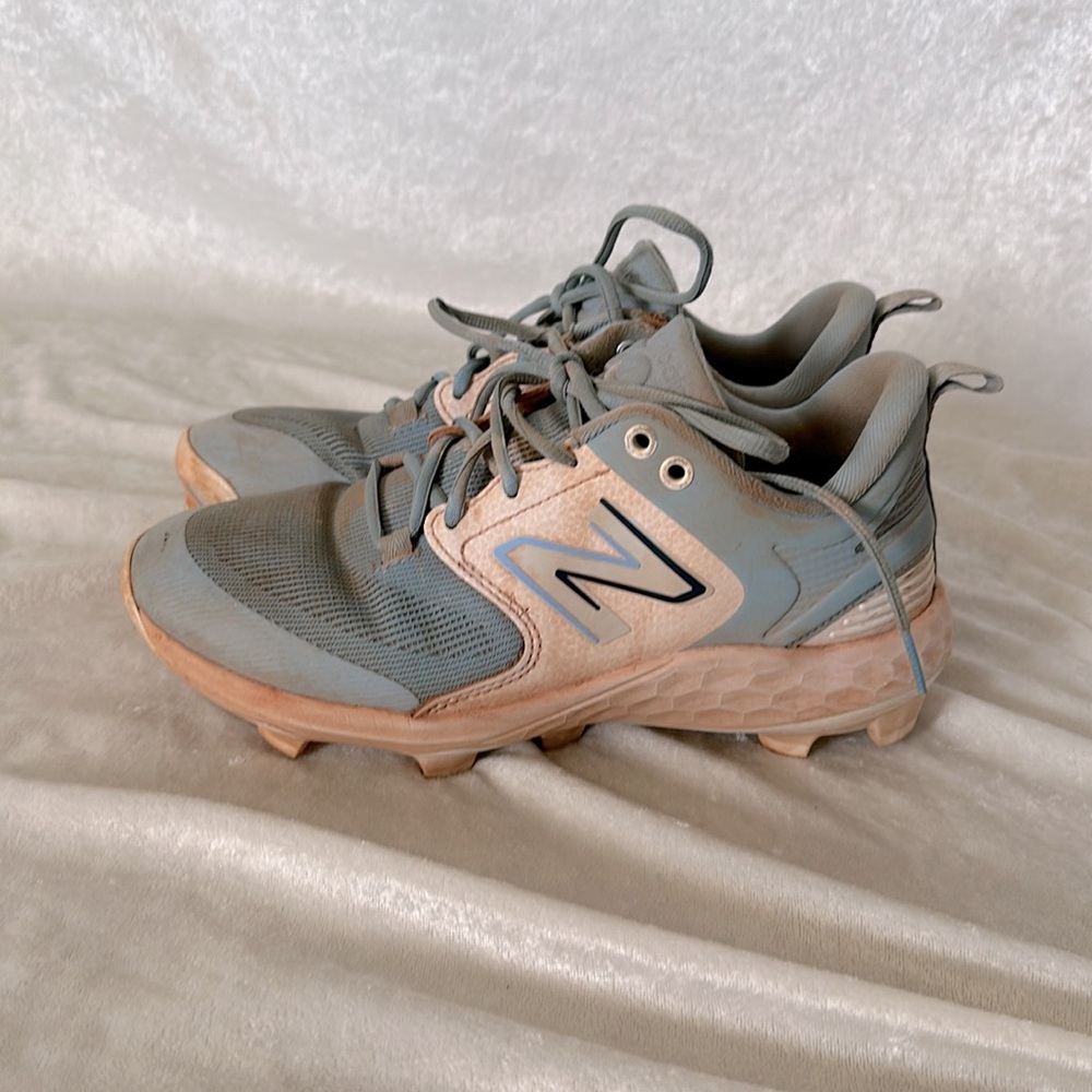 New Balance baseball cleats - Carolina blue